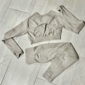 Gray Long Sleeve Crop Top and Leggings Set